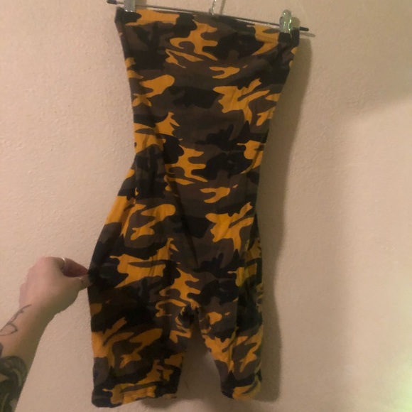 strapless camouflage biker short romper - Picture 2 of 4